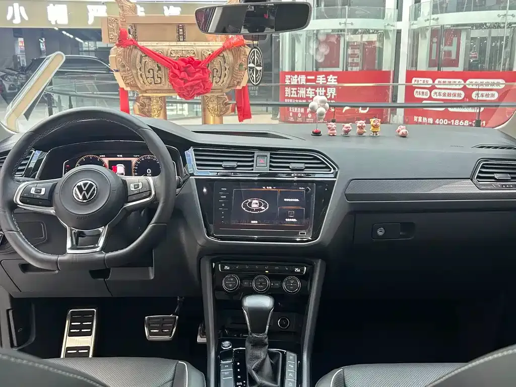 Volkswagen Tiguan L — фото 4