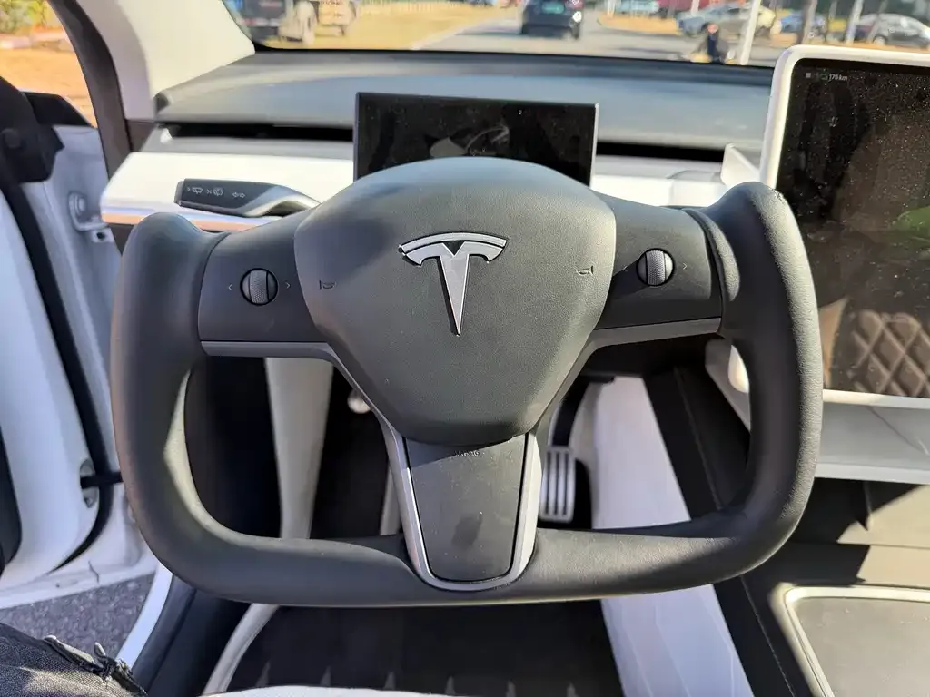 Tesla Model Y 2022 из CN, фото 10
