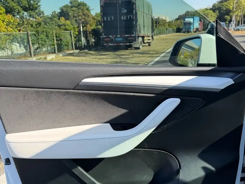 Tesla Model Y 2022 из CN, фото 7