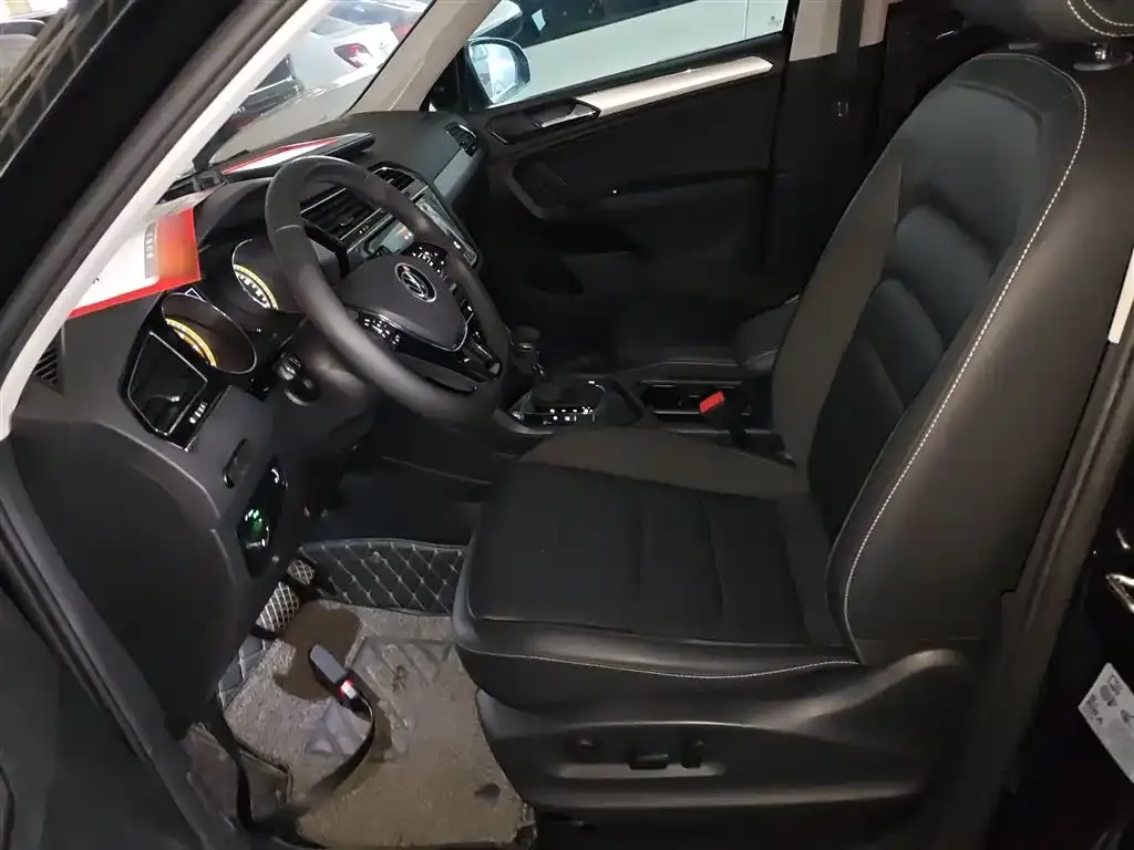 Volkswagen Tiguan L 2021 из CN, фото 7