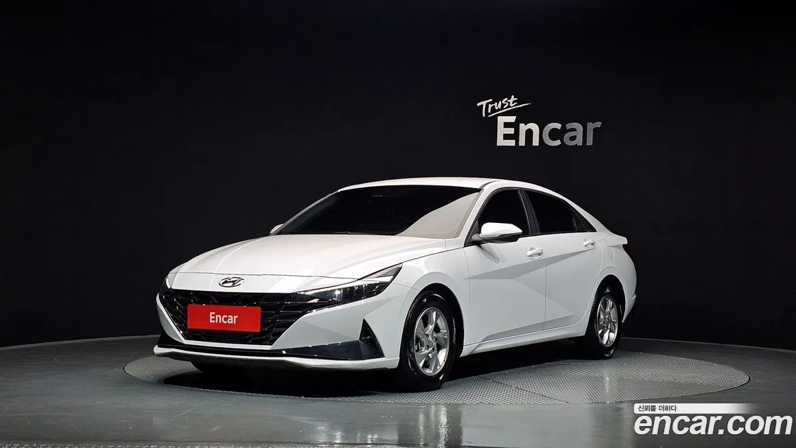 Hyundai AVANTE — фото 1