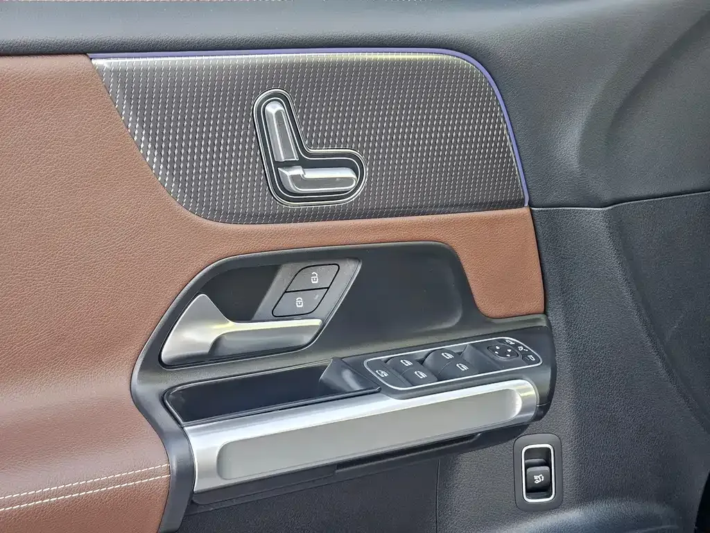 Mercedes-Benz GLB 2023 из CN, фото 8