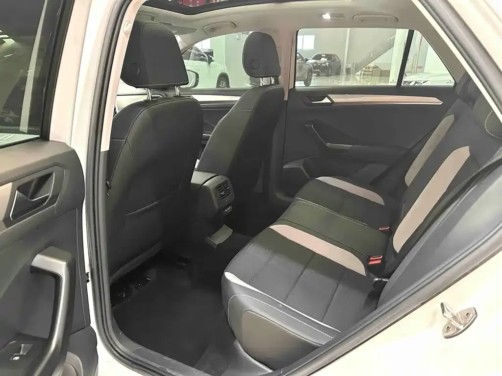 Volkswagen T-Roc 2022 из CN, фото 10