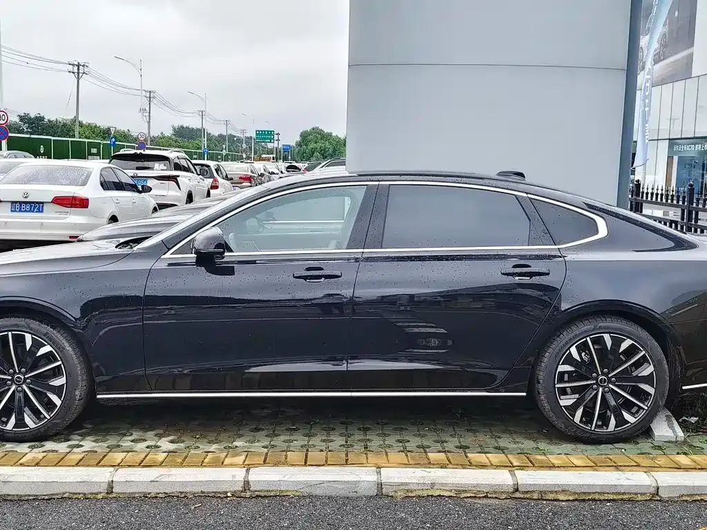 Volvo S90 2025 из CN, фото 3