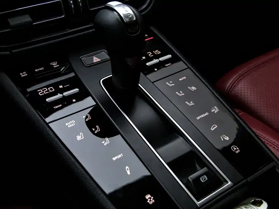 Porsche Macan — фото 7