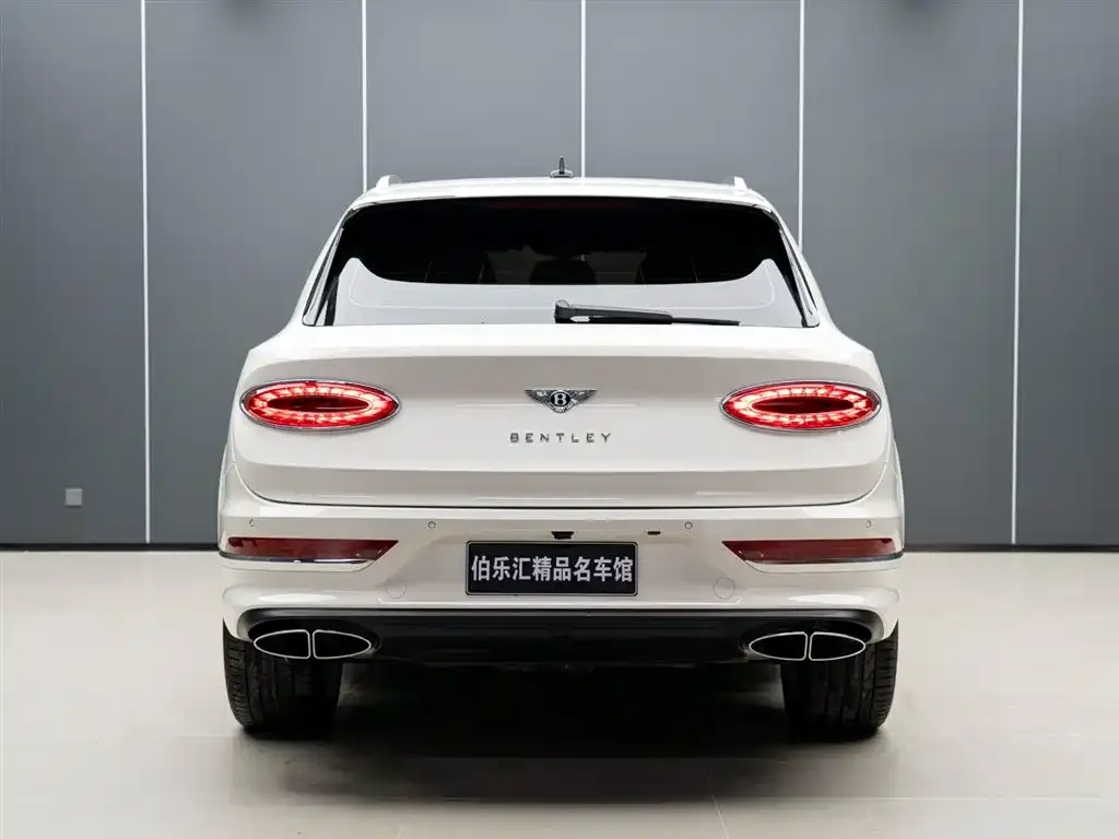 Bentley Bentayga 2024 из CN, фото 6