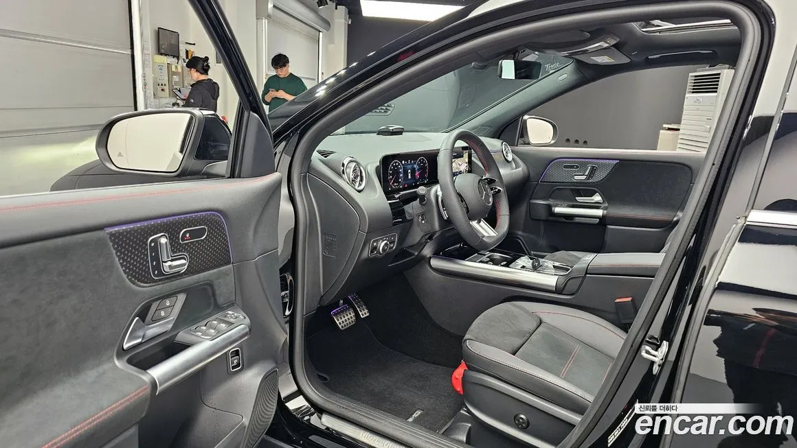 Mercedes-Benz GLA-Class — фото 10