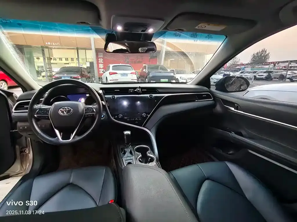 Toyota Camry 2022 из CN, фото 9