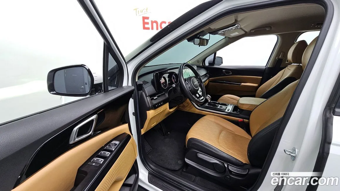 Kia Carnival — фото 10