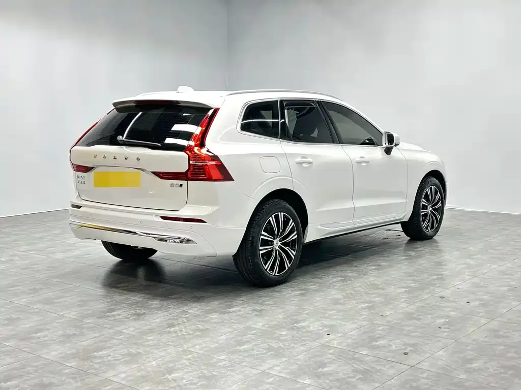 Volvo XC60 — фото 2