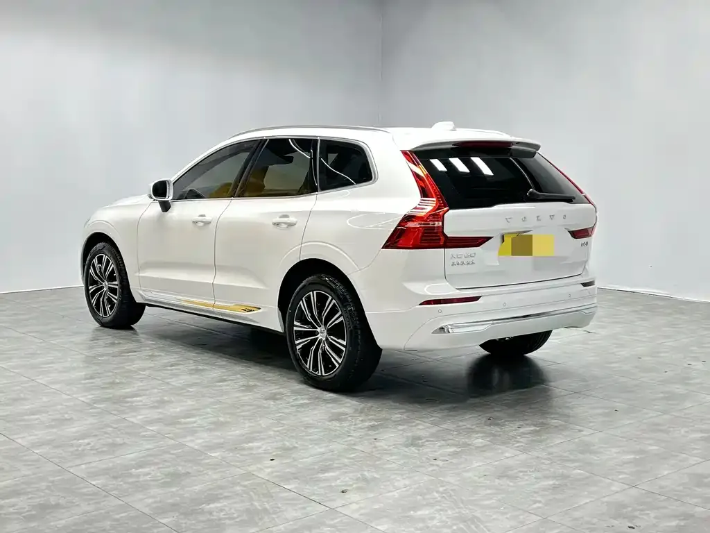 Volvo XC60 — фото 4