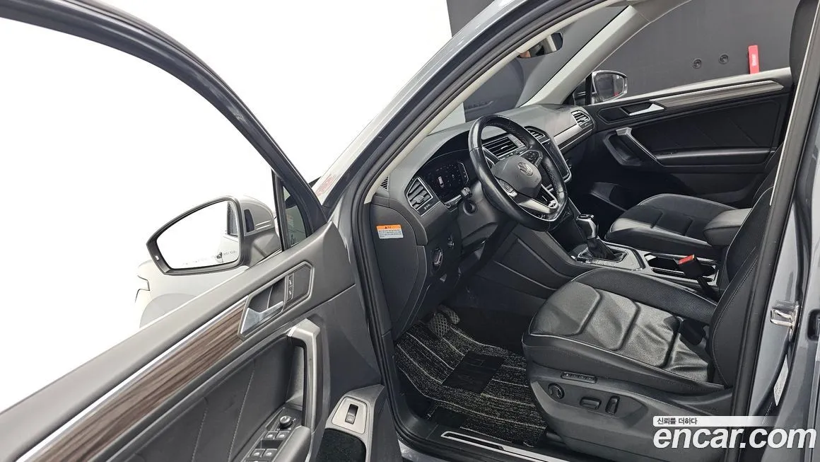 Volkswagen Tiguan — фото 10