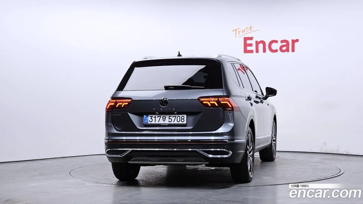 Volkswagen Tiguan — фото 4