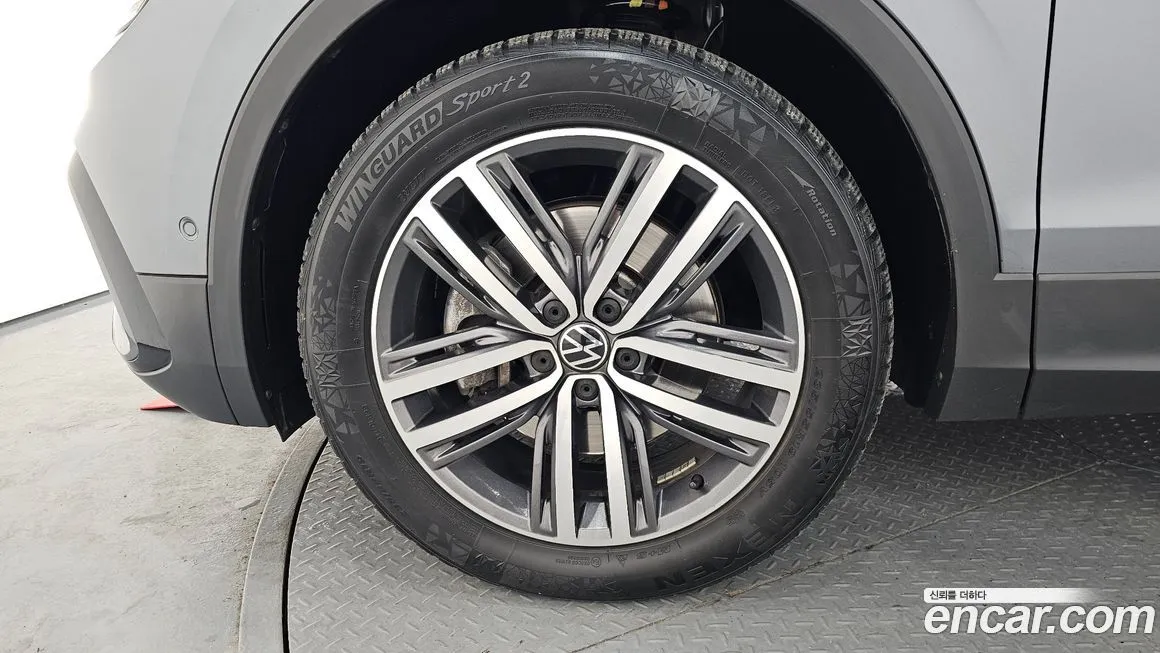 Volkswagen Tiguan — фото 5