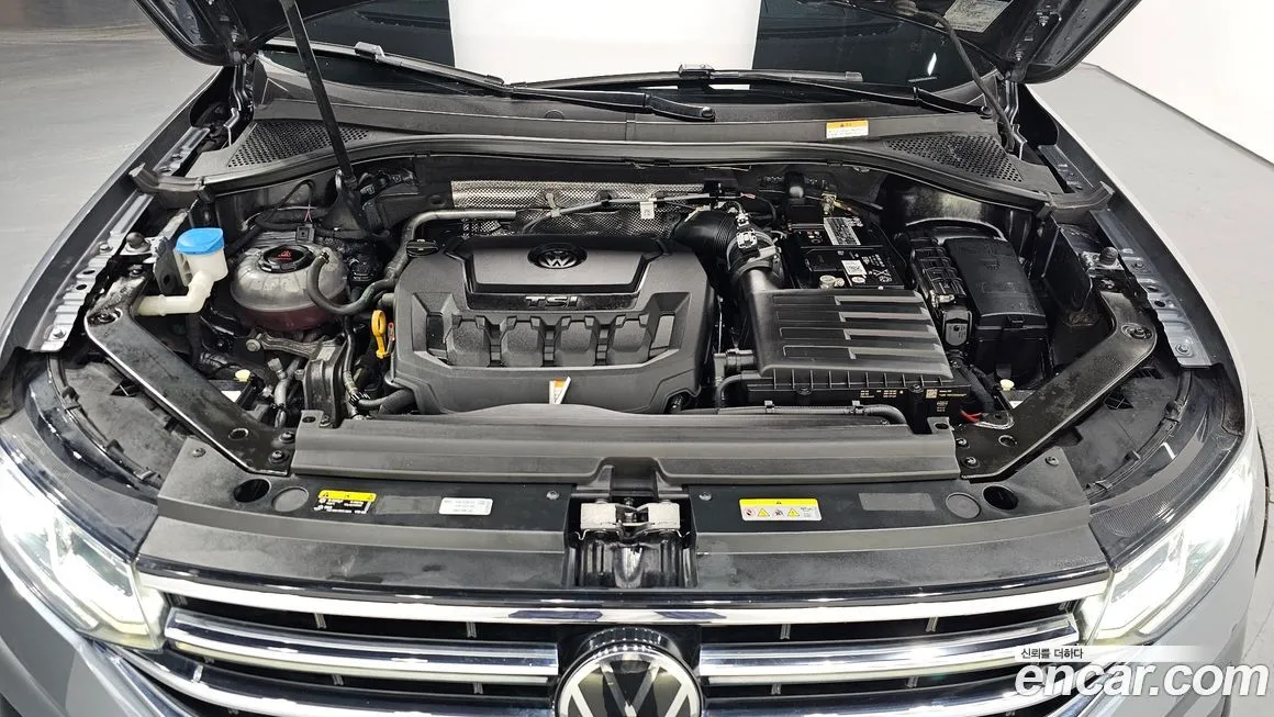 Volkswagen Tiguan — фото 6