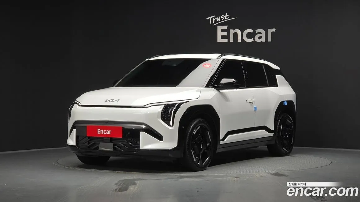 Kia EV3 — фото 1