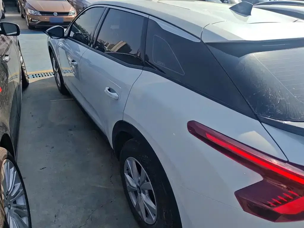 Citroen C5 X 2024 из CN, фото 5