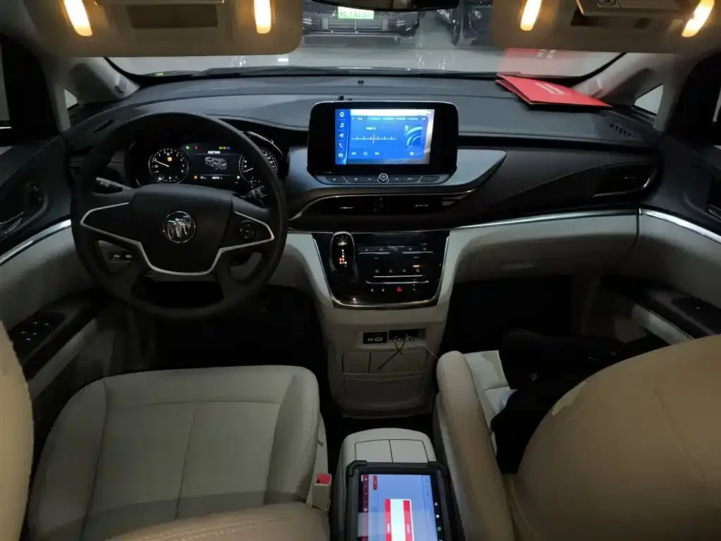 Buick GL8 2023 из CN, фото 10