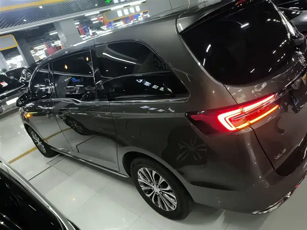 Buick GL8 2023 из CN, фото 5