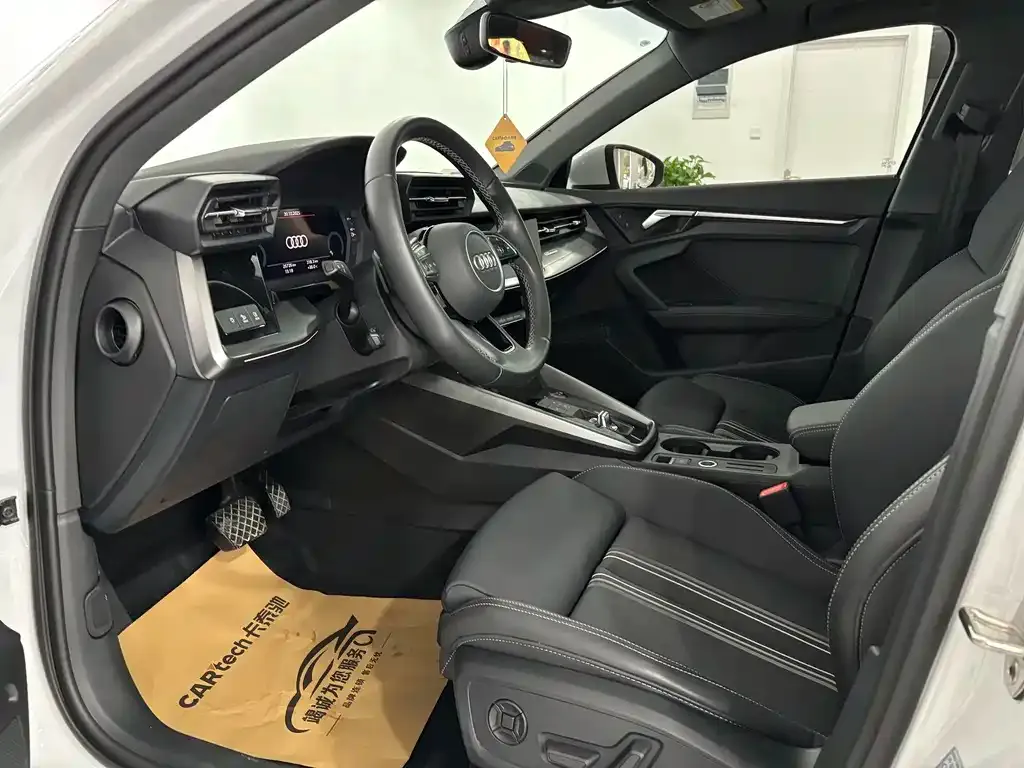 Audi A3 2023 из CN, фото 3