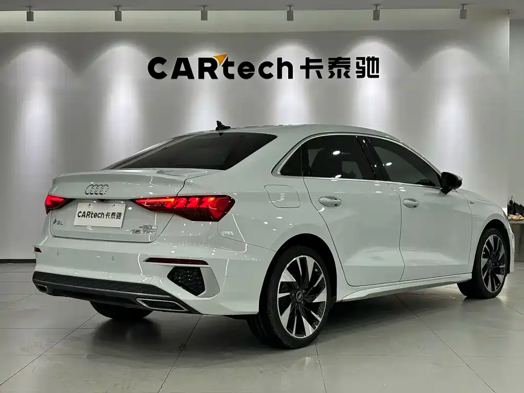 Audi A3 2023 из CN, фото 4