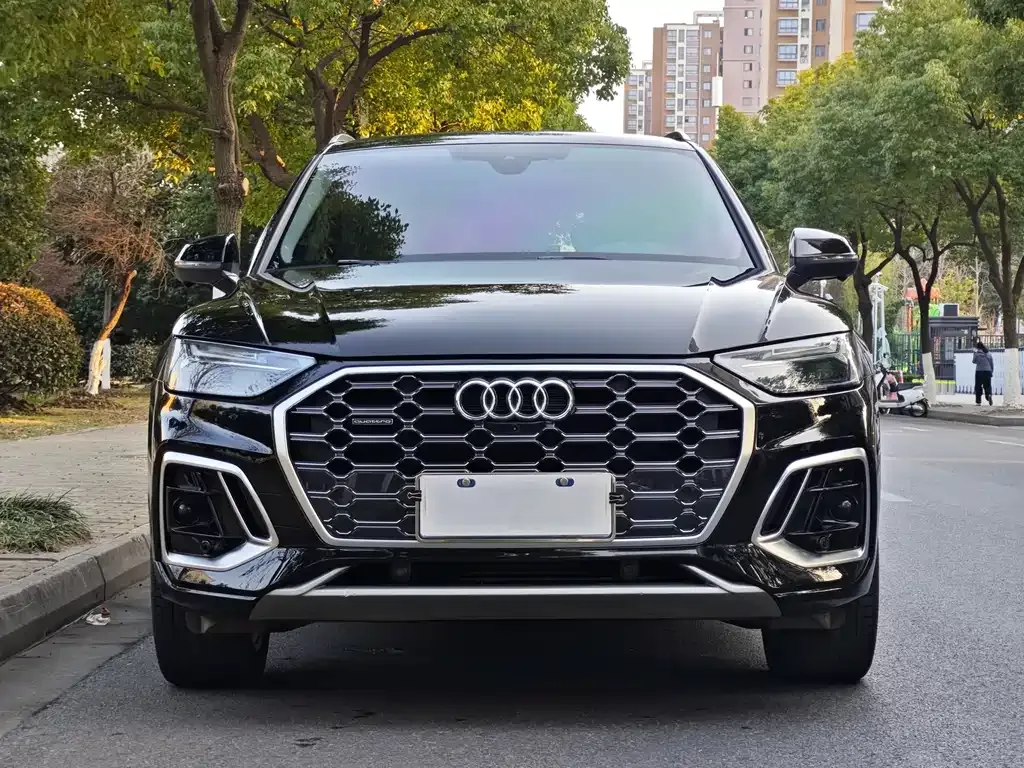 Audi Q5L 2022 из CN, фото 2