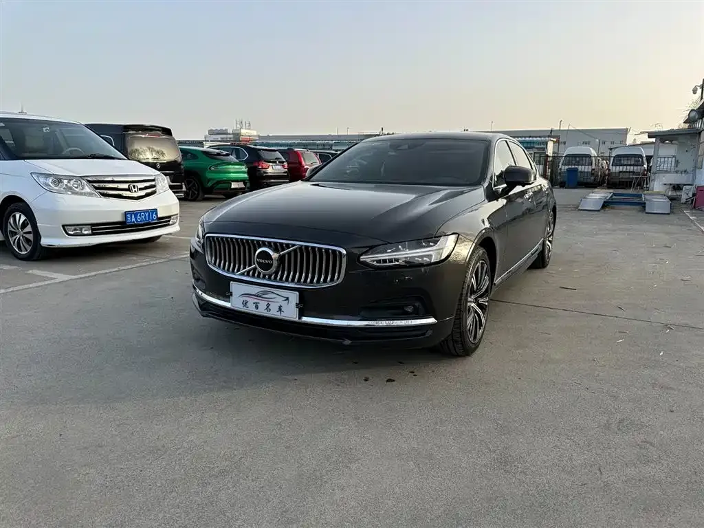 Volvo S90 — фото 1