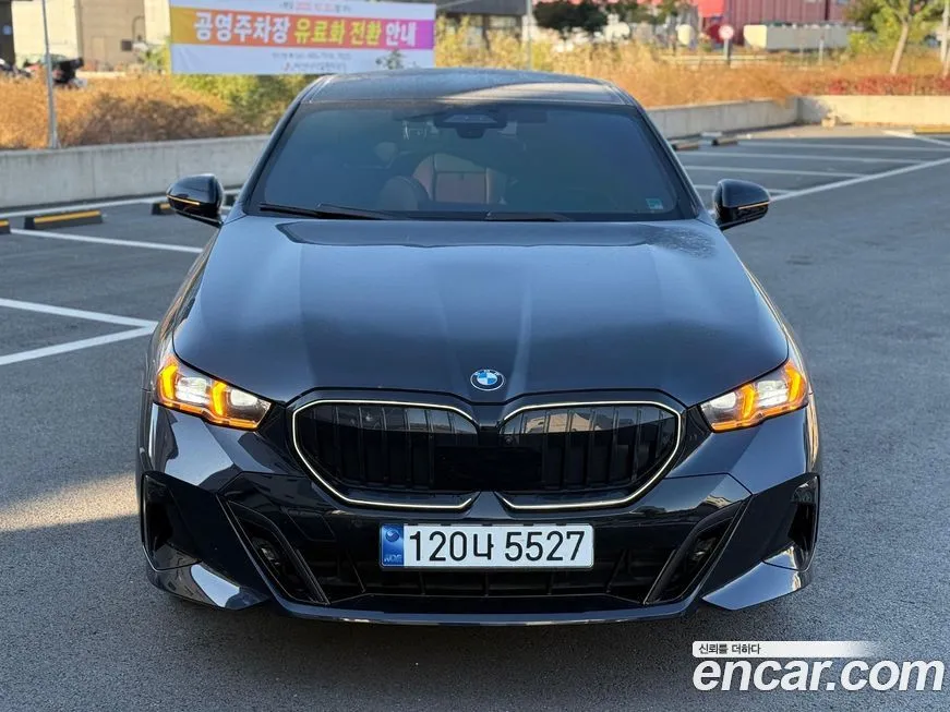 BMW 5-Series 2024 из KR, фото 1