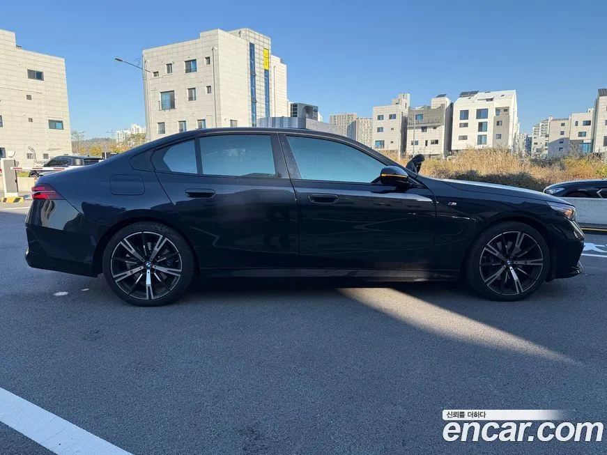 BMW 5-Series 2024 из KR, фото 4