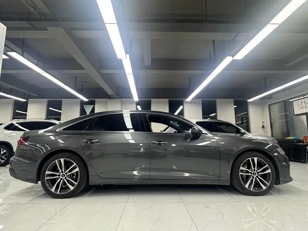 Audi A6L 2022 из CN, фото 5
