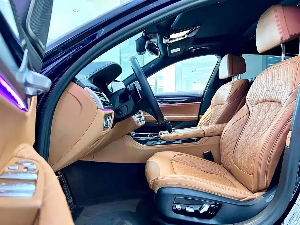 BMW 7 Series 2021 из CN, фото 7
