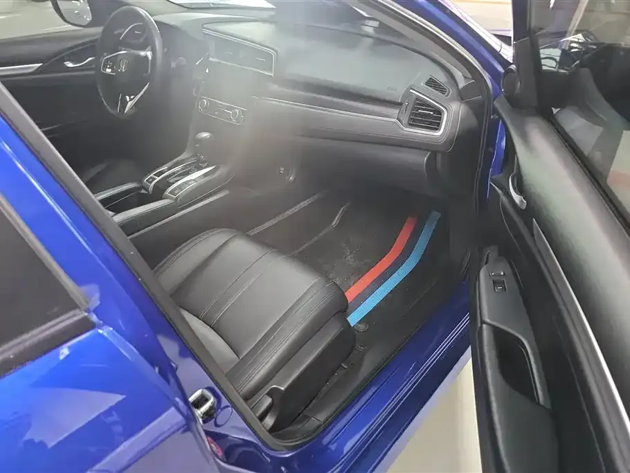 Honda Civic — фото 8