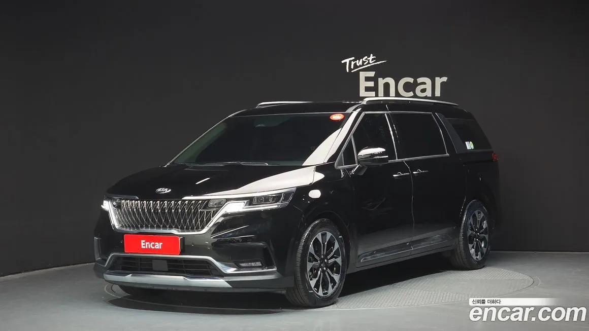 Kia Carnival — фото 1