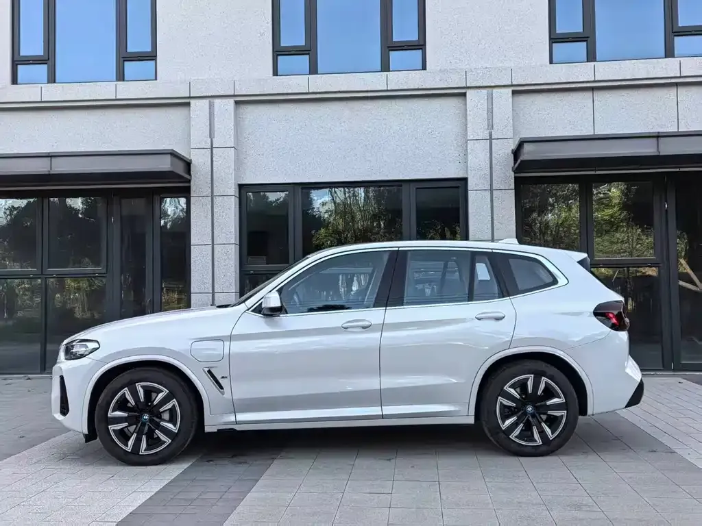 BMW iX3 2025 из CN, фото 3