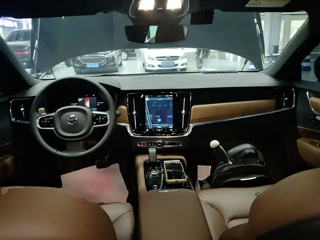 Volvo S90 PHEV 2025 из CN, фото 10