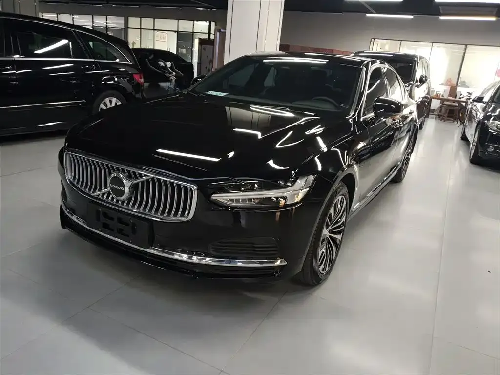 Volvo S90 PHEV 2025 из CN, фото 2
