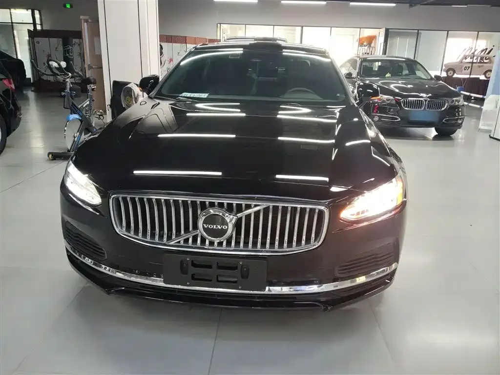 Volvo S90 PHEV 2025 из CN, фото 3
