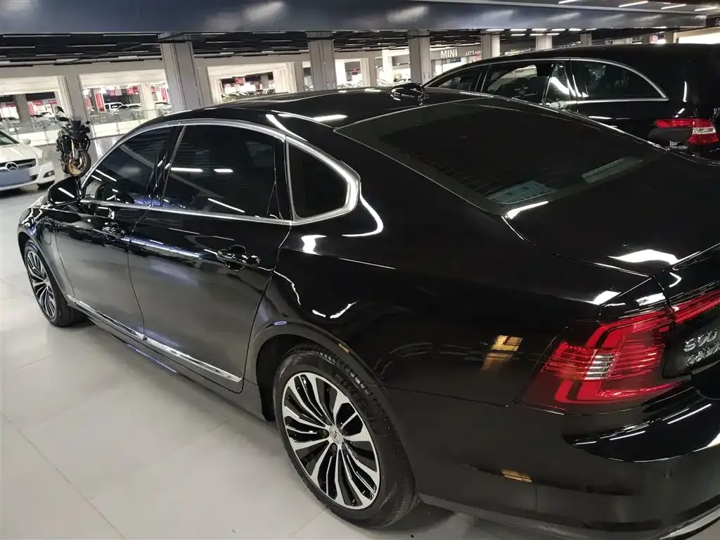 Volvo S90 PHEV 2025 из CN, фото 5