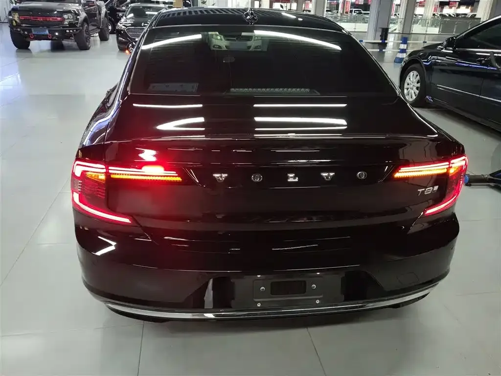 Volvo S90 PHEV 2025 из CN, фото 6