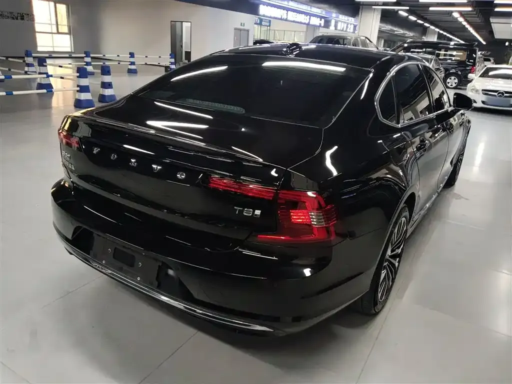 Volvo S90 PHEV 2025 из CN, фото 7