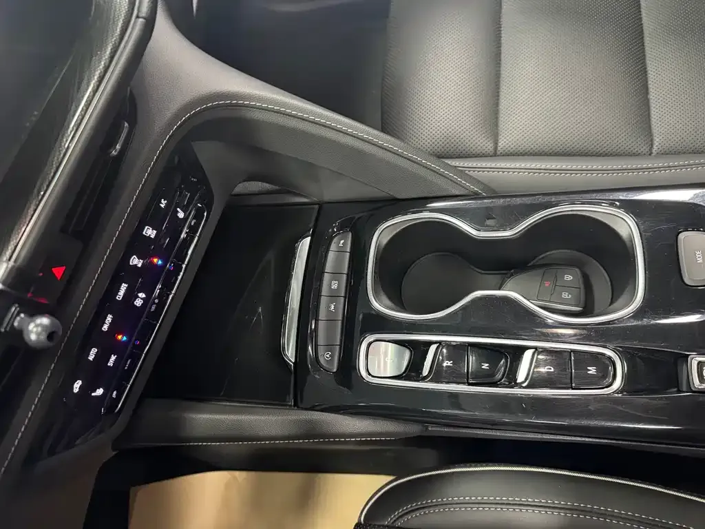Buick Envision S — фото 10