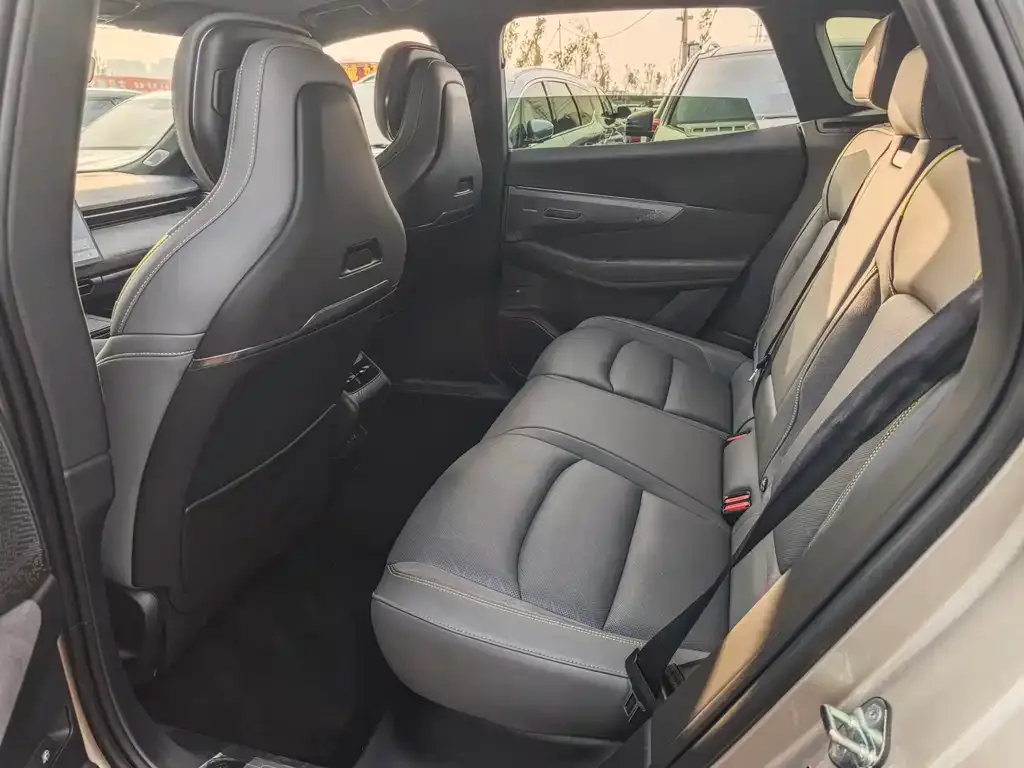 Lynk & Co 08 EM-P 2024 из CN, фото 6