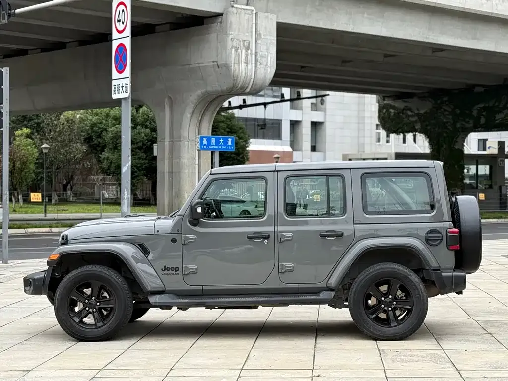 Jeep Wrangler 2023 из CN, фото 5
