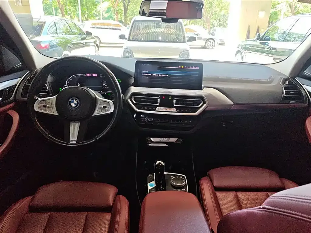 BMW iX3 — фото 10