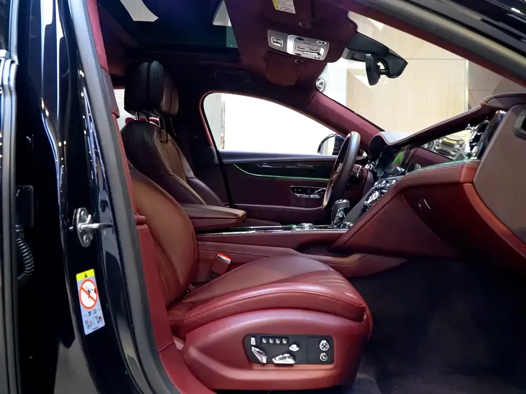 Bentley Flying Spur — фото 5