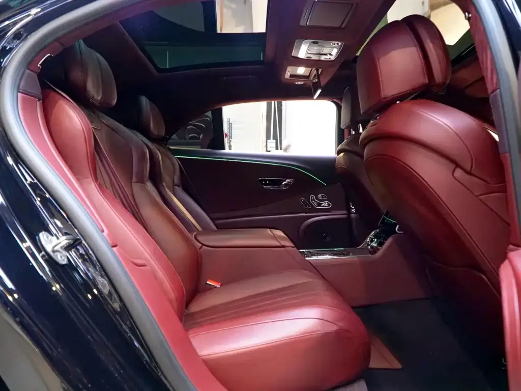 Bentley Flying Spur — фото 6