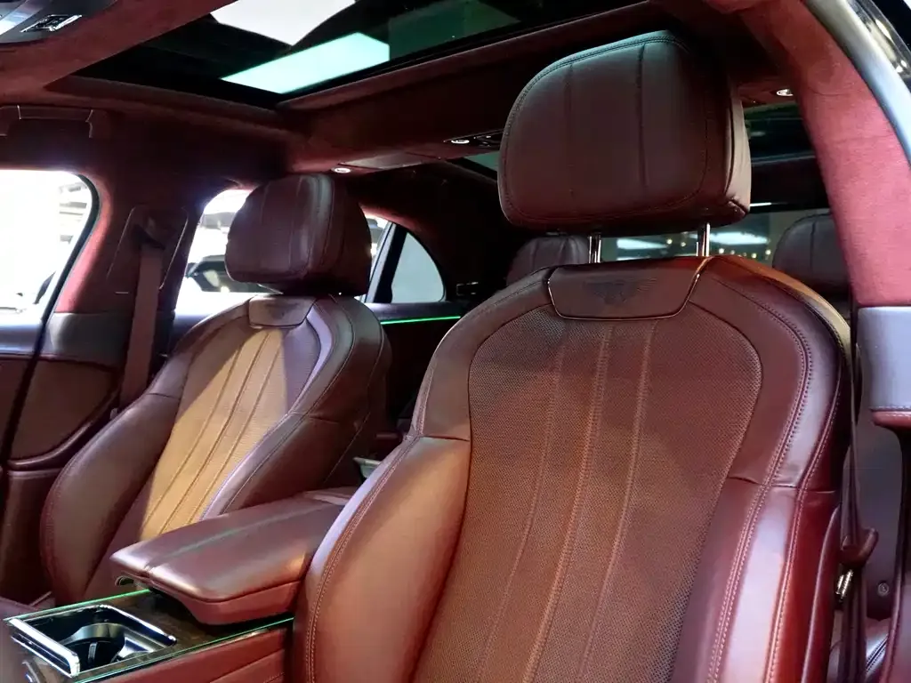 Bentley Flying Spur — фото 7
