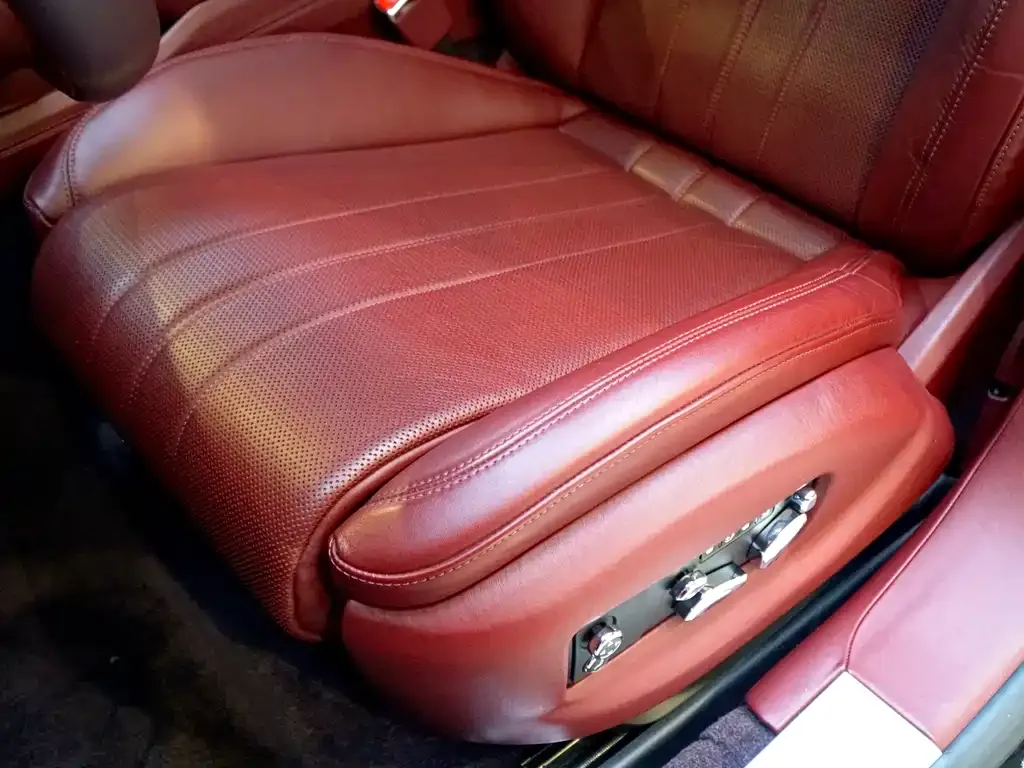 Bentley Flying Spur — фото 8