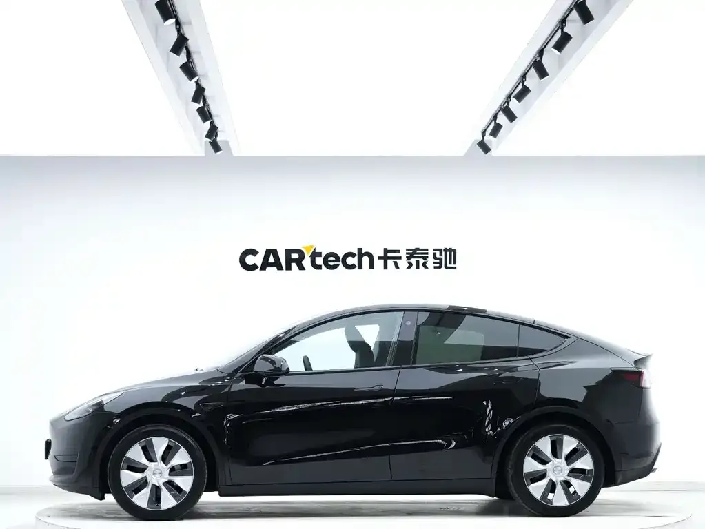 Tesla Model Y 2023 из CN, фото 10