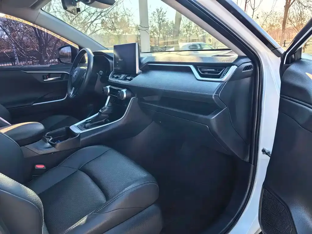 Toyota Wildlander 2022 из CN, фото 10